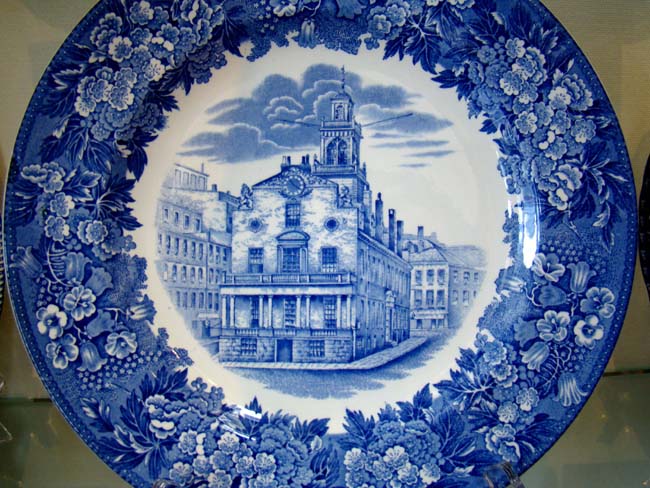 "The Old State House, Boston" commemorative plate made in 1899 by Wedgwood